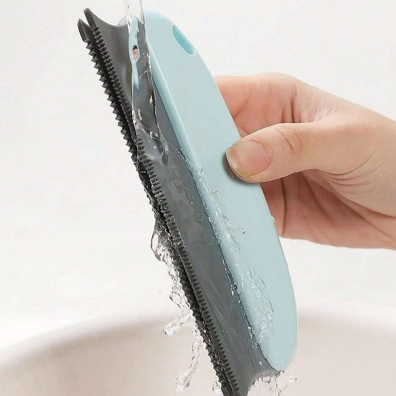 FurShave Pro: Gentle Deshedding Brush for Pets with Stainless Steel Blades