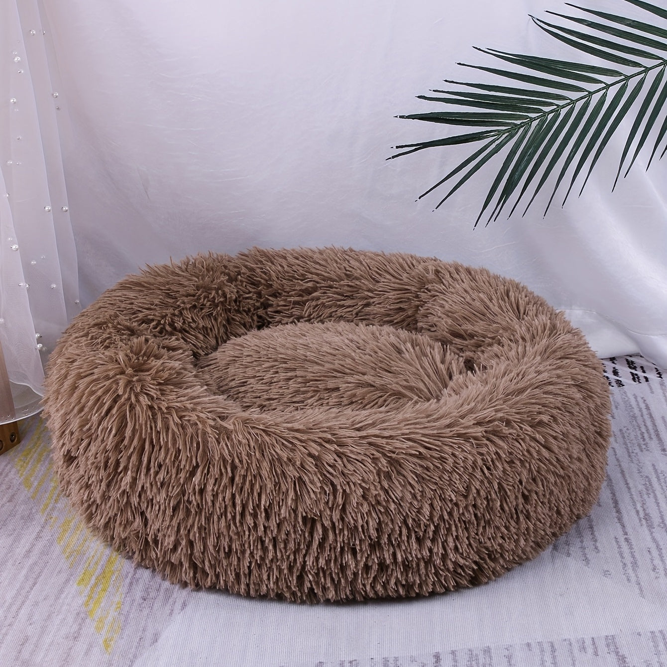 Plush Pet Nest – Soft & Cozy Round Bed for Cats & Dogs