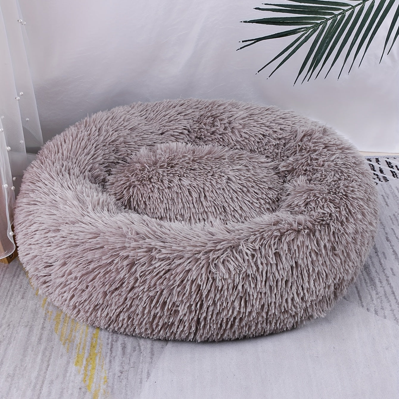 Plush Pet Nest – Soft & Cozy Round Bed for Cats & Dogs