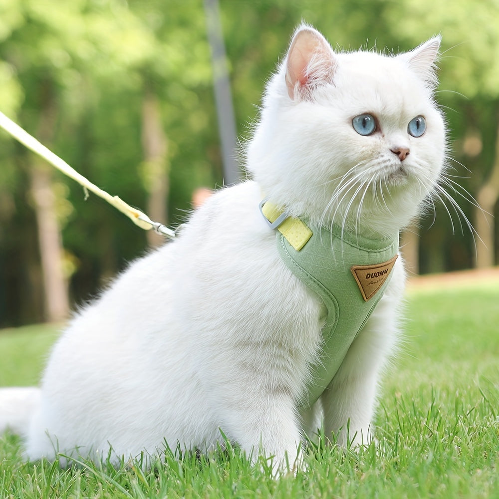 Superior Cat Outfitters: Adjustable Harness & Leash for Outdoor Adventures